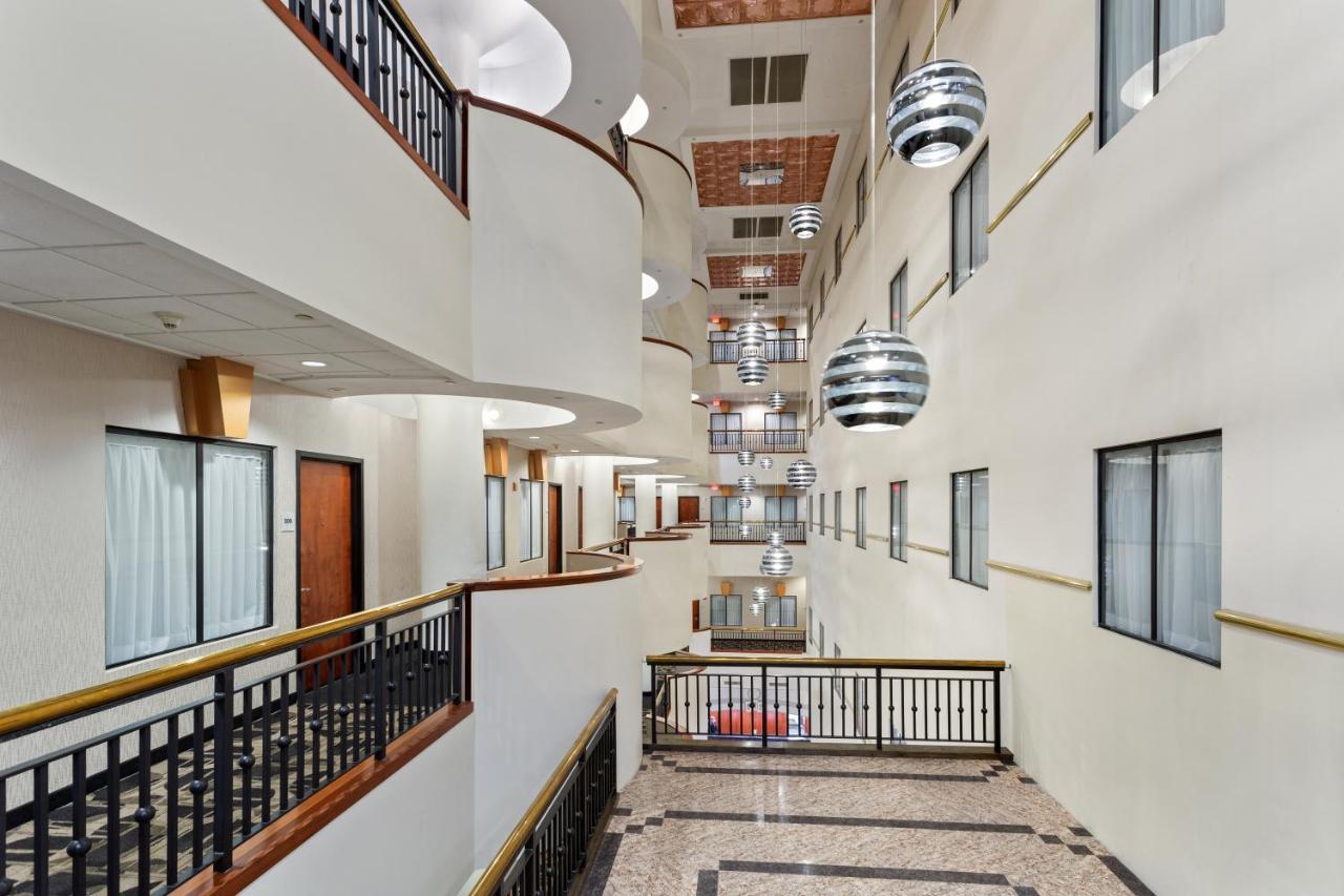 Hotel Wyndham Garden Baronne Plaza New Orleans Exteriér fotografie
